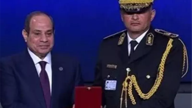 الرئيس السيسي كرمه بنوط الامتياز.. من هو مدير أمن الفيوم الجديد؟