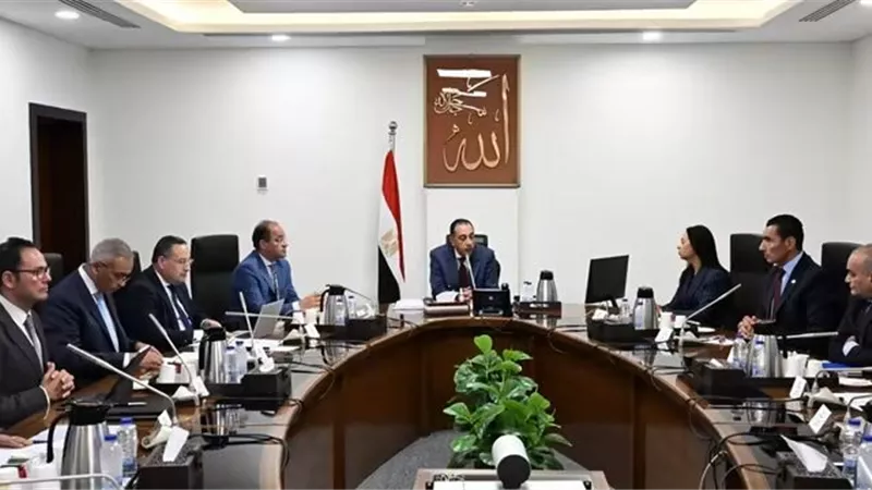 رئيس الوزراء يستعرض مقترحات البرنامج الوطني لاكتشاف ورعاية الموهوبين