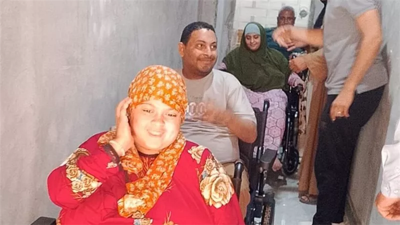 تسليم كراسي كهربائية وتطوير المنزل.. استجابة فورية لمحافظ المنيا لدعم 4 أشقاء من ذوي الهمم 