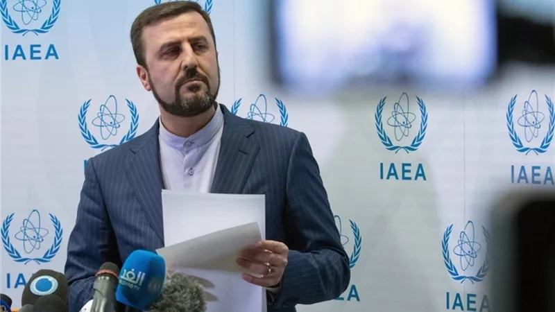 هرمز يشتعل من جديد.. إيران توجه تهديدًا ناريًا للسفن البريطانية والفرنسية