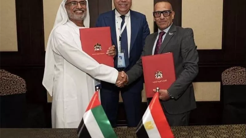 مصر والإمارات توقعان مذكرة تفاهم لتعزيز الربط الجوي والتوسع في خدمات النقل بين البلدين