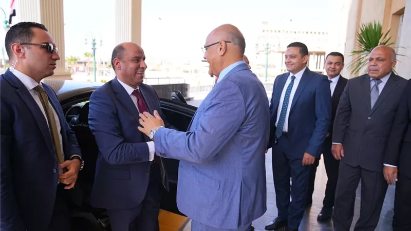 وزير العمل يبدأ جولة بالإسكندرية لدعم التشغيل والتدريب