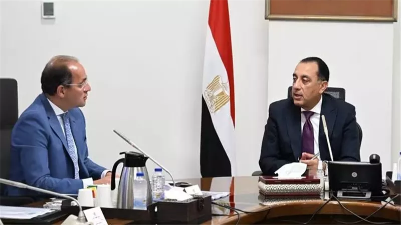 رئيس الوزراء يُتابع مع وزير المالية عددا من ملفات العمل