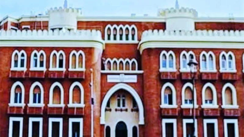جامعة الإسكندرية توضح حقيقة ما تم تداوله بشأن أحد عمداء الكليات وتؤكد الالتزام الكامل بالقانون