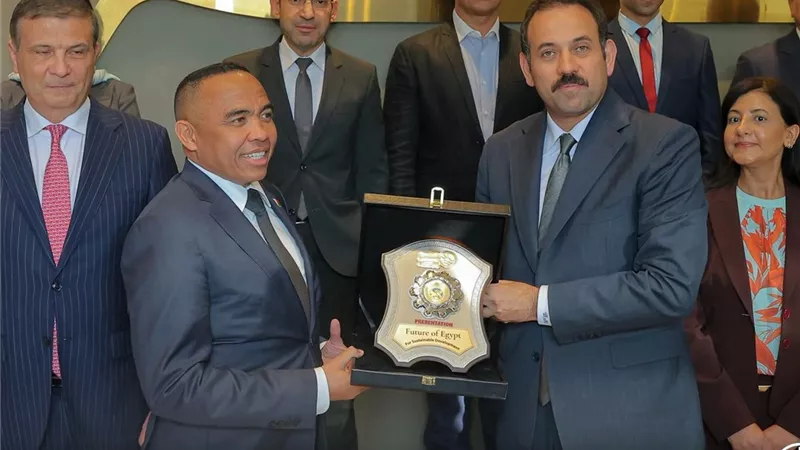 رئيس مدغشقر  يزور جهاز مستقبل مصر ويشيد بتجربة الجهاز في تنفيذ المشروعات التنموية المتكاملة