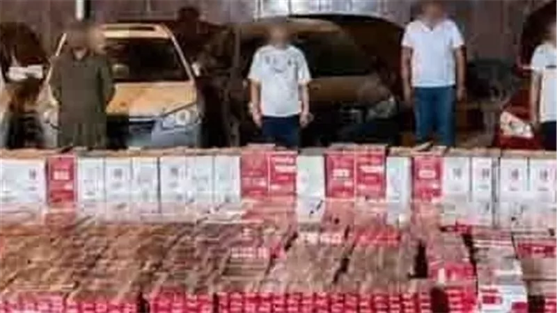 ضبط تشكيل عصابي بحوزته 100 ألف عبوة سجائر مهربة و5 سيارات بالإسكندرية
