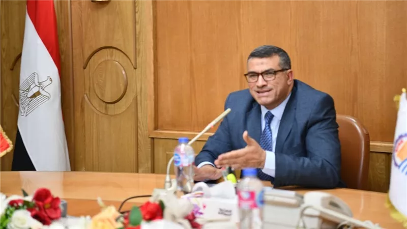 محافظ قنا: اعتماد أحوزة جديدة لـ33 قرية ونجع للقضاء على البناء العشوائي