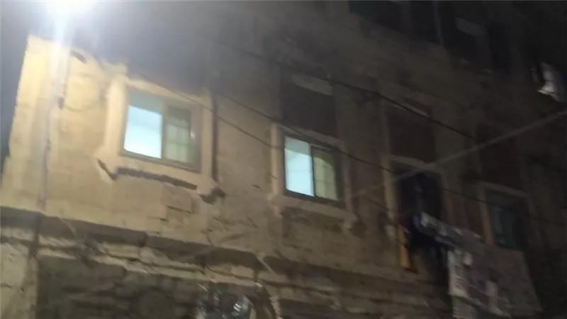 إصابة سيدة إثر حدوث انهيار جزئي لعقار الجمرك في الإسكندرية| صور