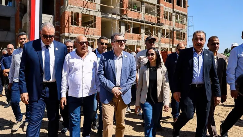 وزير التخطيط يؤكد زيادة استثمارات التعليم خلال جولته بالمدرسة المصرية اليابانية بدمنهور 