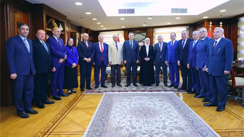 رئيس المحكمة الدستورية العليا يهنئ المستشارة هدى عيسى بتوليها رئاسة النيابة الإدارية