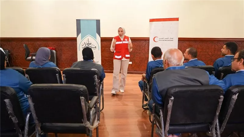 تدريب متكامل للعاملين على الإسعافات الأولية.. الأوقاف ترفع جاهزية مسجد الإمام الحسين
