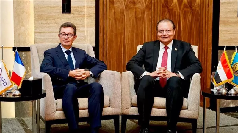 تعاون مصري فرنسي لتأهيل الكوادر الصحية على متطلبات التميز للمنشآت الخضراء والمستدامة 