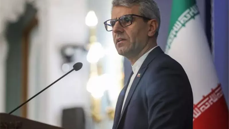 إيران تكشف تفاصيل المفاوضات مع عُمان بشأن مضيق هرمز