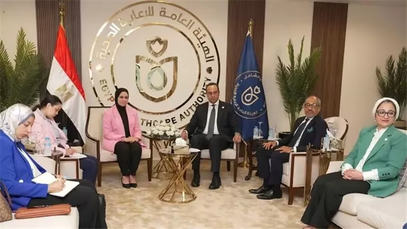 تعزيز التعاون بين الرعاية الصحية والخارجية للترويج عالميًا للتجربة المصرية
