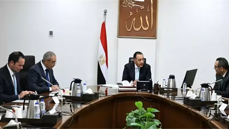 رئيس الوزراء يستعرض خطة التحرك والرؤية الاستراتيجية لرئيس جهاز تنمية المشروعات