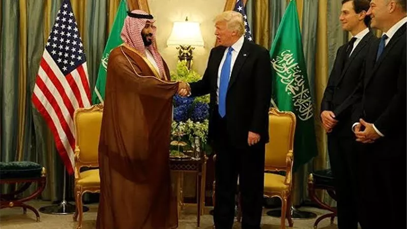 فورين بوليسي: السعودية محاصرة بين إيران والحوثيين.. وترامب السبب