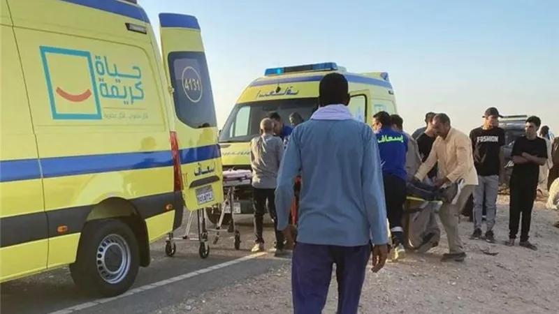 بينهم أطفال.. إصابة 7 أشخاص في حادث على الصحراوي الغربي ببني سويف