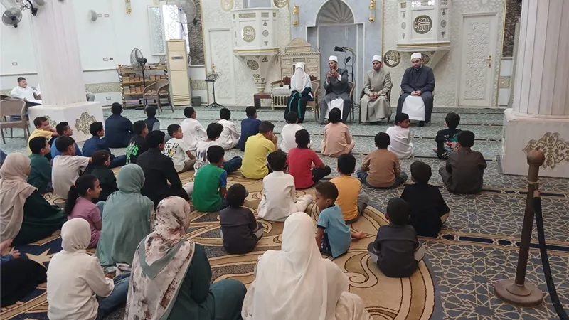 حب الوطن من الإيمان.. أوقاف الإسماعيلية تلتقي بالأطفال في التل الكبير لترسيخ القيم