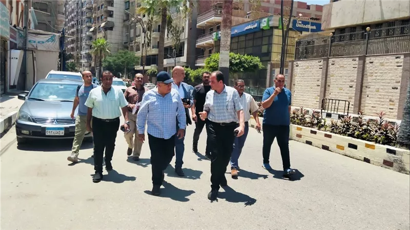 بالصور.. محافظ الدقهلية يتابع أعمال إنشاء السوق الحضاري بميت غمر 