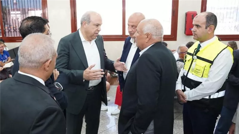 وزير الطيران المدني يبحث مع محافظ مطروح سبل تنمية الحركة الجوية الوافدة