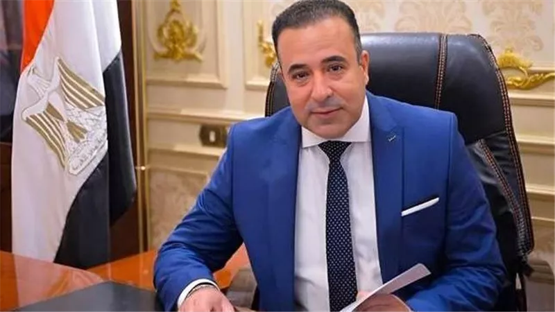 «لا خطوط باسمك دون علمك».. قرارات حاسمة لضبط سوق المحمول والرقابة علي الشرائح