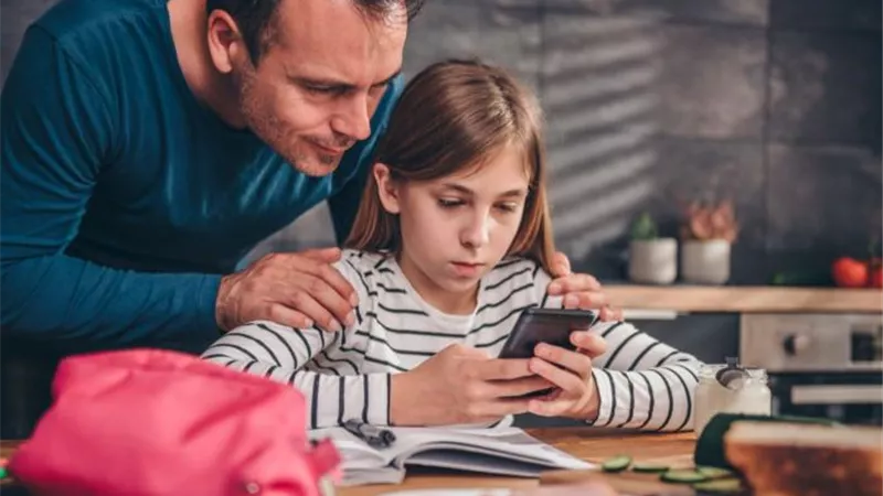 من الرقابة الأبوية للخصوصية.. 10 إعدادات تحمي طفلك أثناء استخدام الهاتف