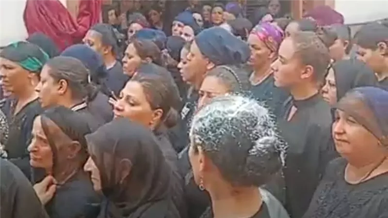 بالصلوات والدموع.. أهالي المنيا يشيعون جثمان حشمت مرزوق ضحية مركب الهجرة غير الشرعية