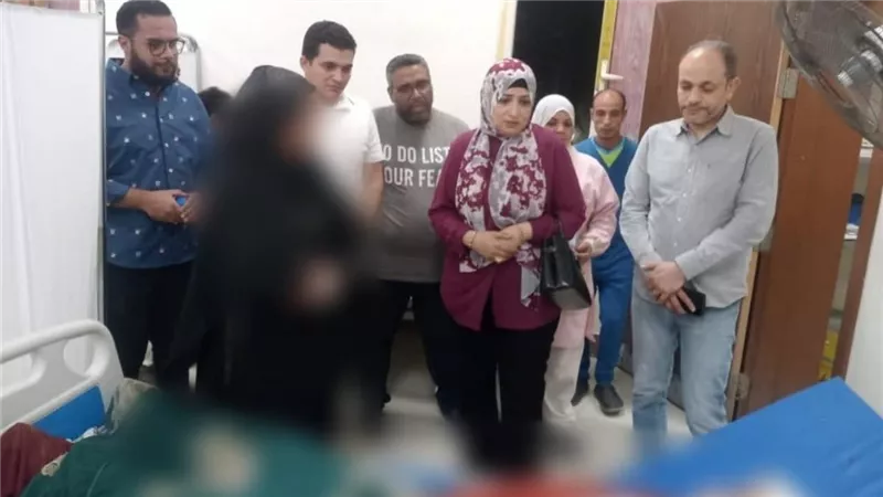 وكيل صحة المنيا تتابع حالة مصابي حادثين مروريين بمستشفى الصدر 