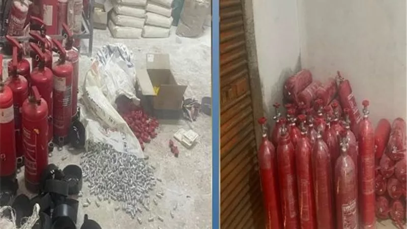 ضبط مخزن غير مرخص لتصنيع طفايات حريق ببيانات وعلامات تجارية مقلدة بالقليوبية 