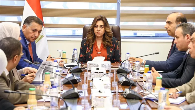 التنمية المحلية والبيئة تبحث تطوير منظومة المخلفات بالقليوبية ورفع كفاءة التدوير