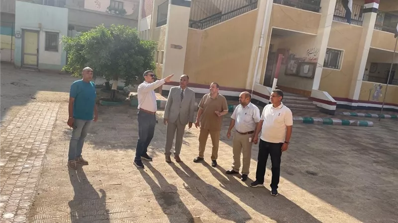 وكيل التعليم بالدقهلية يراجع استعدادات 4 مدارس بشربين لاستقبال العام الدراسي الجديد