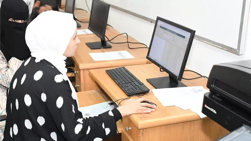 186 طالبًا استفادوا من خدمات مكتب التنسيق الفرعي بجامعة قناة السويس 
