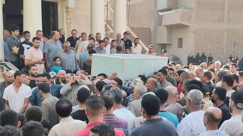 جنازة مهيبة لطالب ضحية مشاجرة مع صديقه أمام بلايستيشن بالشرقية 