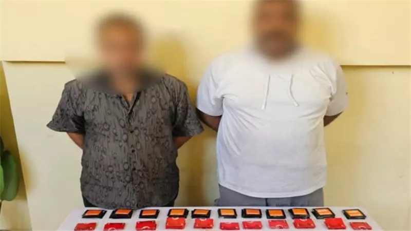 ضبط شخصين بتهمة ترويج خطوط هواتف محمولة مفعلة ببيانات آخرين في الموسكي