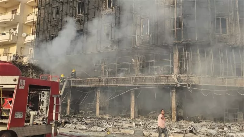  بعد إخماد الحريق الهائل.. العثور على 3 جثث داخل مول حدائق الأهرام