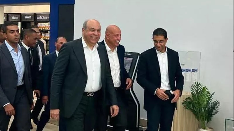 وزير الطيران المدني يتفقد مطار العلمين الدولي استعدادًا لانطلاق معرض الطيران والفضاء