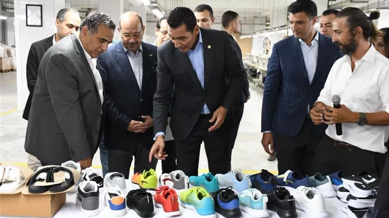 وزير الشباب والرياضة: توطين صناعة المستلزمات الرياضية أولوية والمنتج المصري قادر على المنافسة عالميًا