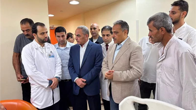 محافظا الإسماعيلية والشرقية يتفقدان مصابي حادث الدواويس بالمجمع الطبي...صور