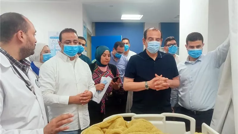 نائب وزير الصحة يتفقد مصابي حادث الدواويس بمستشفيات الإسماعيلية...صور