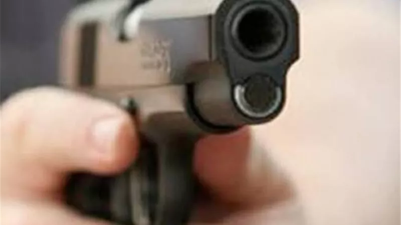 «السلاح كان غير مؤمَّن».. مصدر أمني يكشف تفاصيل مقتل شقيق نائب بالمرج
