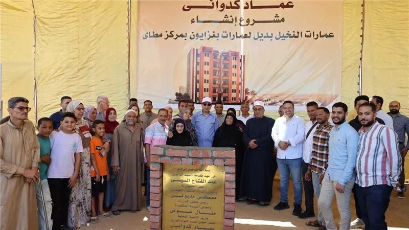 على قدم وساق.. «عمارات النخيل» بمطاي تقترب من تسليم 40 وحدة سكنية للأهالي
