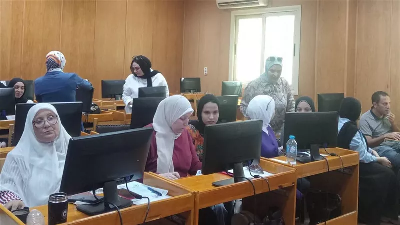 3 معامل حاسب آلي تستقبل طلاب المرحلة الثانية بجامعة بني سويف يوميًا