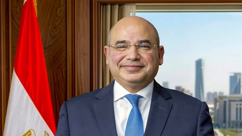 تعيين مصطفى شيخون رئيسًا لاقتصادية قناة السويس لمدة عام