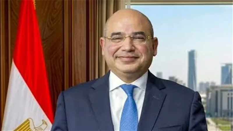 الرئيس السيسي يصدر قرارًا بتعيين مصطفى شيخون رئيسًا للمنطقة الاقتصادية لقناة السويس