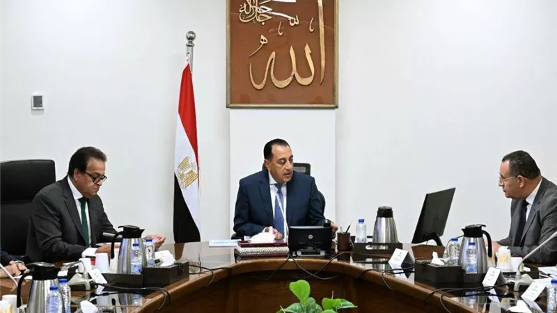 رئيس الوزراء يتابع مستجدات الموقف التنفيذي للمعهد القومي للأورام الجديد بالشيخ زايد مستشفى 500500