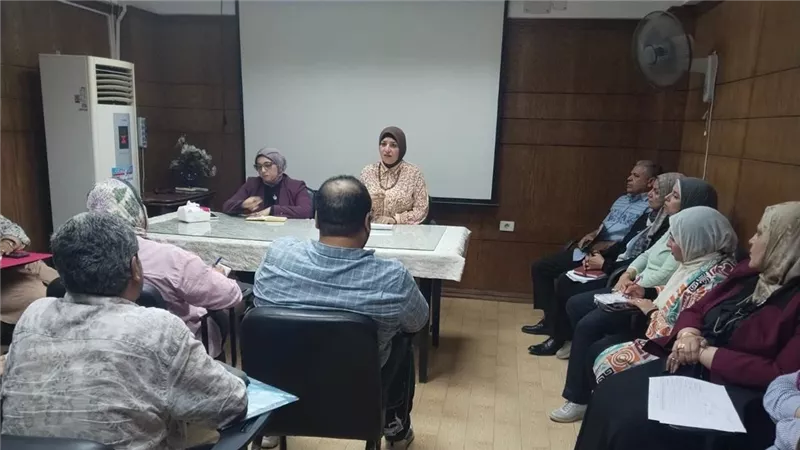 وكيل صحة المنيا تترأس اجتماعًا موسعًا لمتابعة سير العمل ورفع كفاءة الخدمات