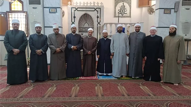 الأوقاف والأزهر ينظمان قافلة دعوية حول الإحسان إلى المحتاجين 