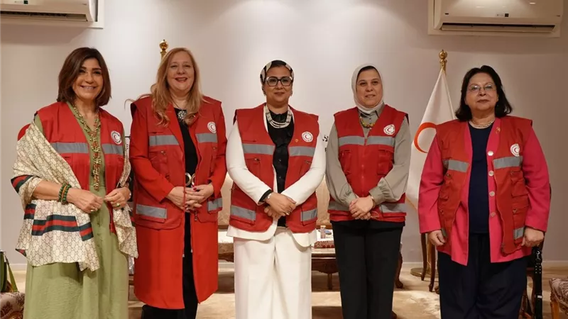 القومي للمرأة والهلال الأحمر يطلقان يومًا تطوعيًا لدعم فلسطين