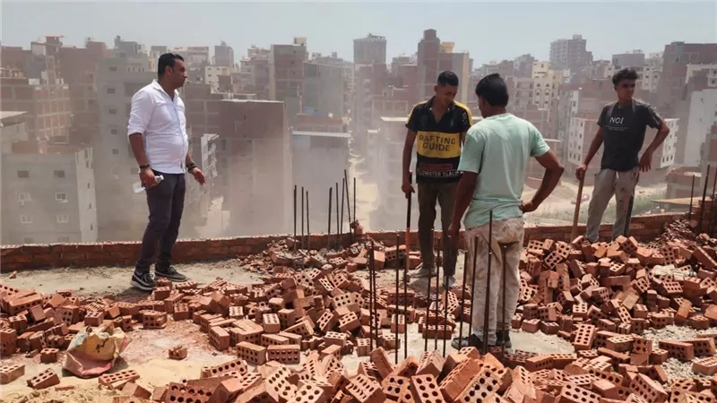 محافظ الدقهلية يتابع إزالة مخالفات البناء في طلخا ويشدد على إحالة المخالفين للنيابة