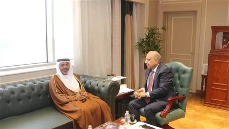 وزير الكهرباء يبحث مع سفير الإمارات تعزيز الاستثمارات والشراكات في مشروعات الطاقة المتجددة